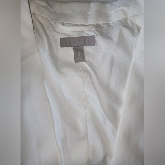 H&M White 3/4th sleeves Blazer/Jacket - Picture 4 of 4
